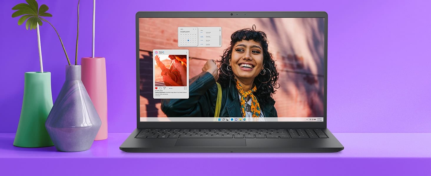 Laptop visto de frente com fundo gradiente, tom claro no topo e escurecendo embaixo. Laptop visto de frente com fundo gradiente, tom claro no topo e escurecendo embaixo.
